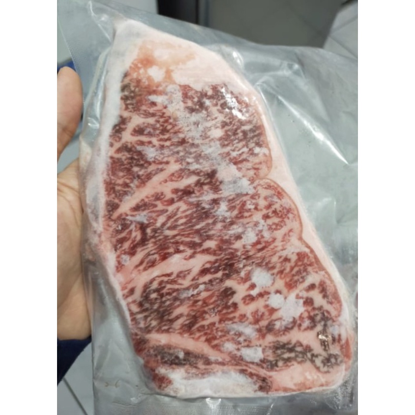 

Wagyu Striploin MB9 khusus reseller
