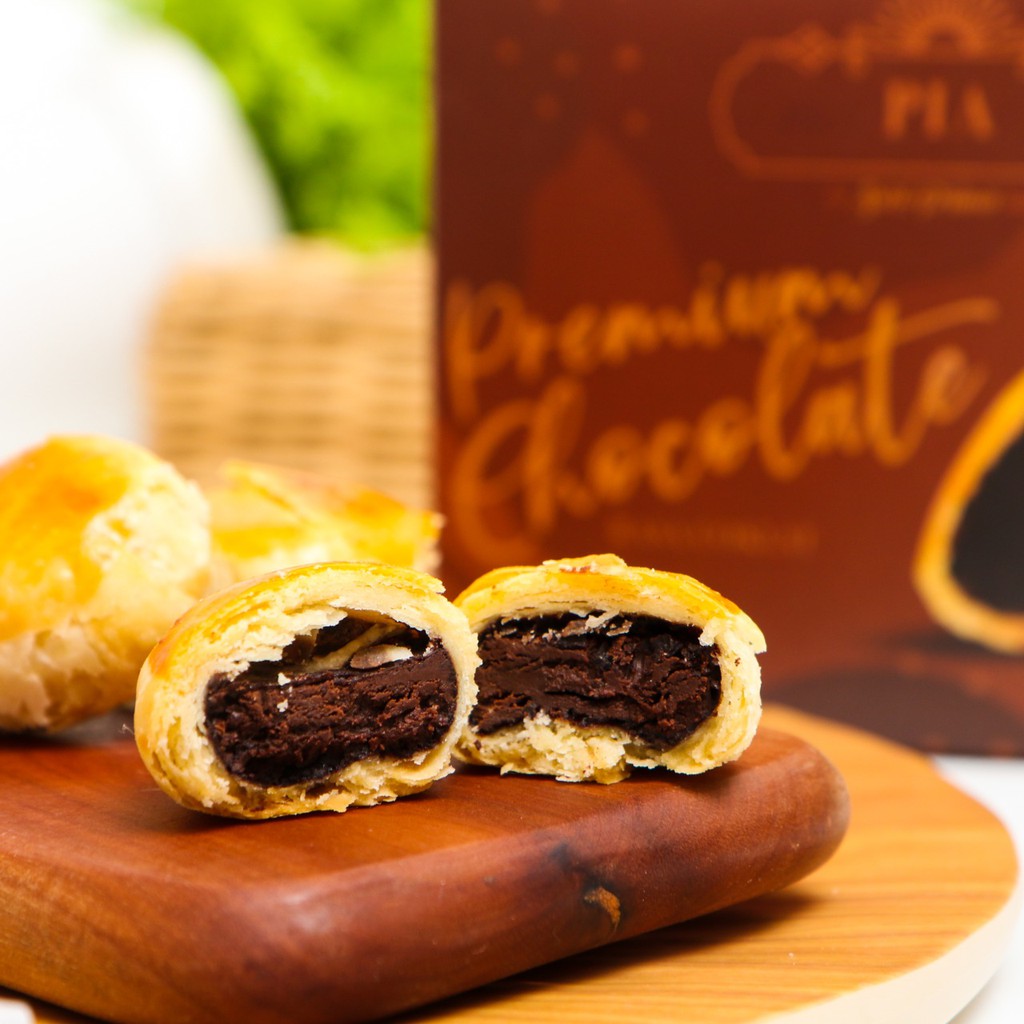 

Pia Coklat