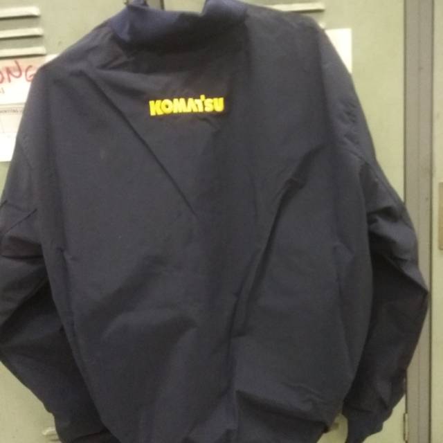 Jaket komatsu