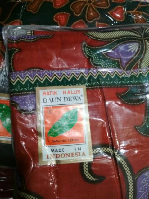 Kain batik panjang daun dewa