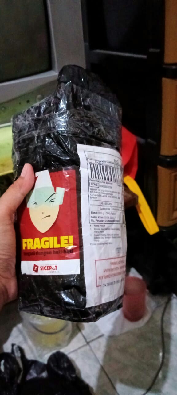 Parutan Keju Stainless Ukuran Sedang Warna Warni