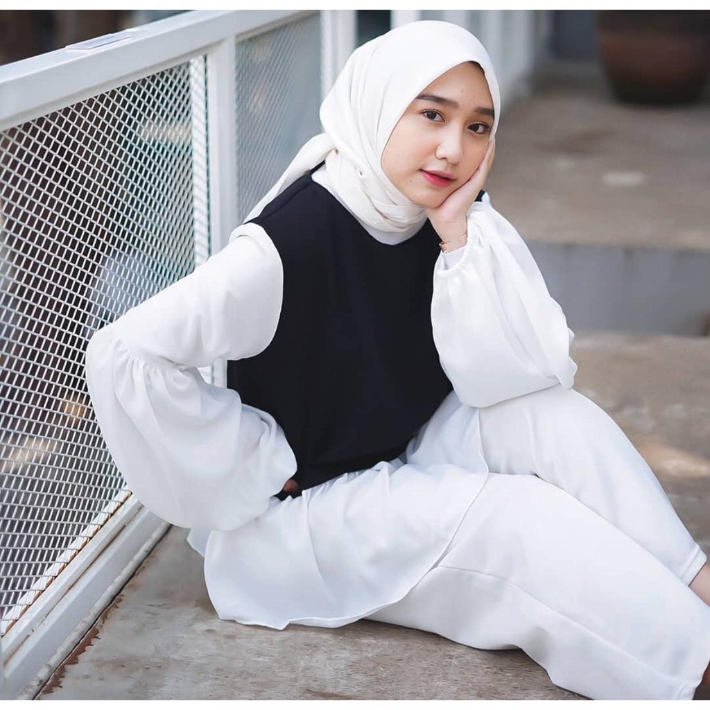 SEA 1KG MUAT 5PCS | BLOUSE MONOCHROME BLACK AND WHITE FASHION WANITA HITS  SELEBGRAM MUSLIMAH