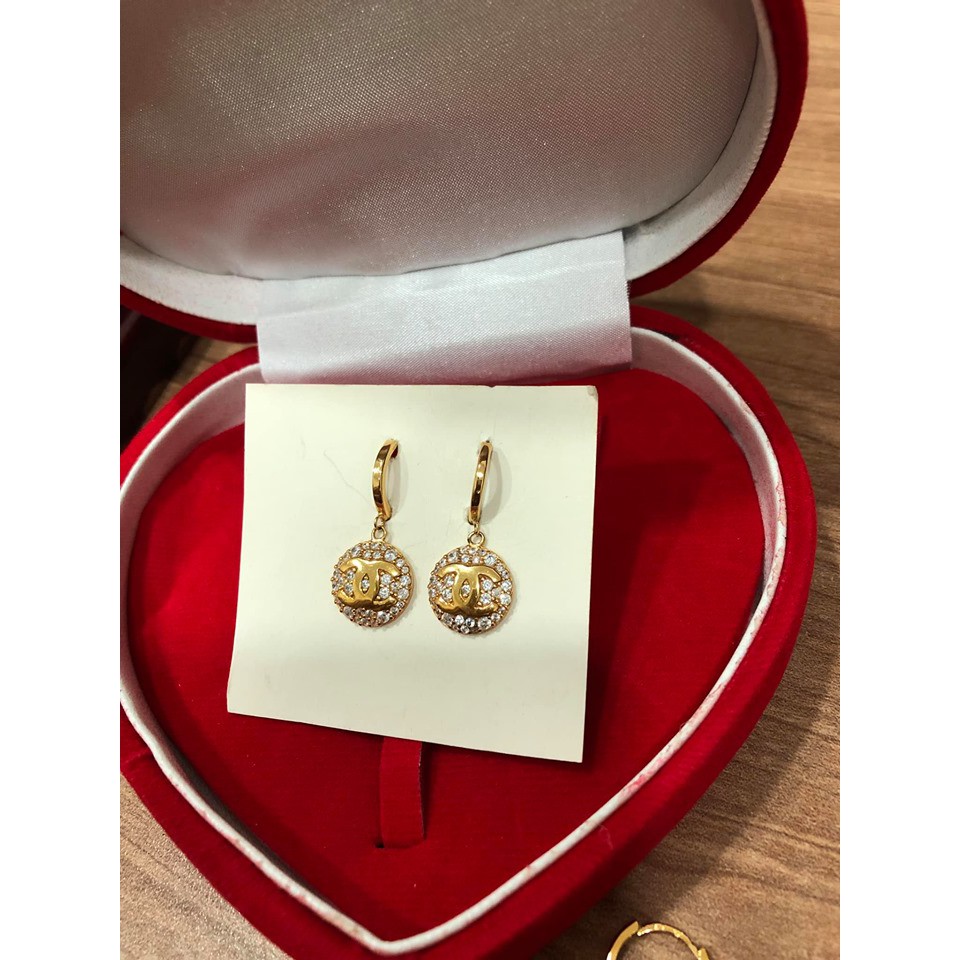 Anting jepit bulat chanel full zircon putih  Mas kuning