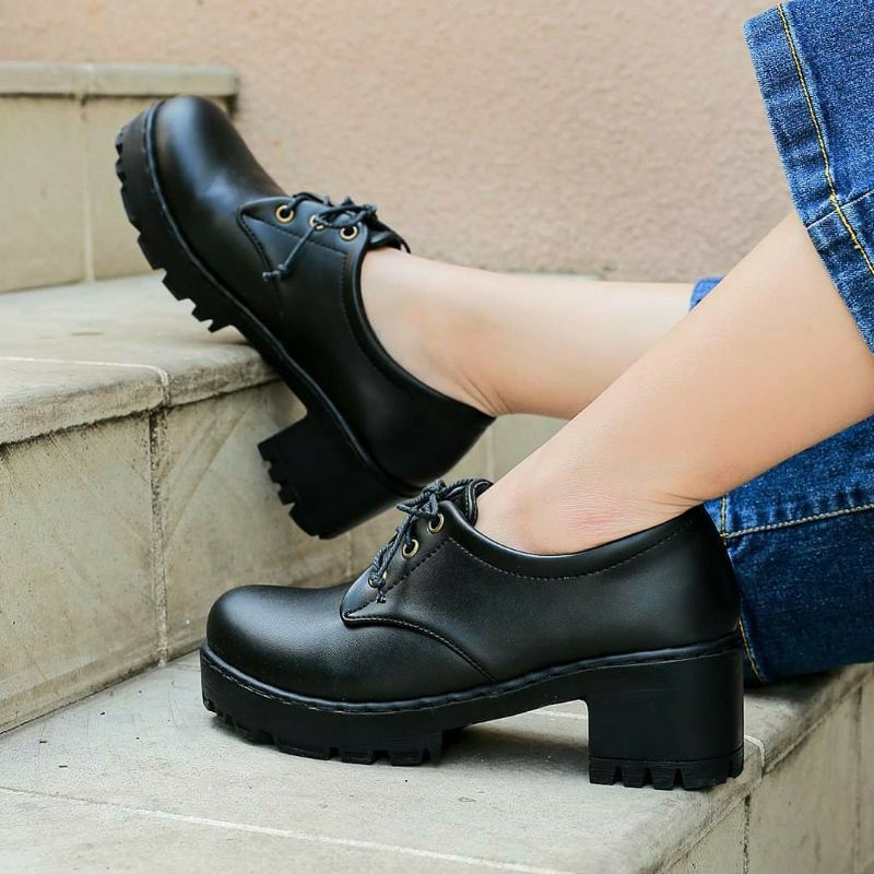 Sepatu boot hak wanita original etnik shoes