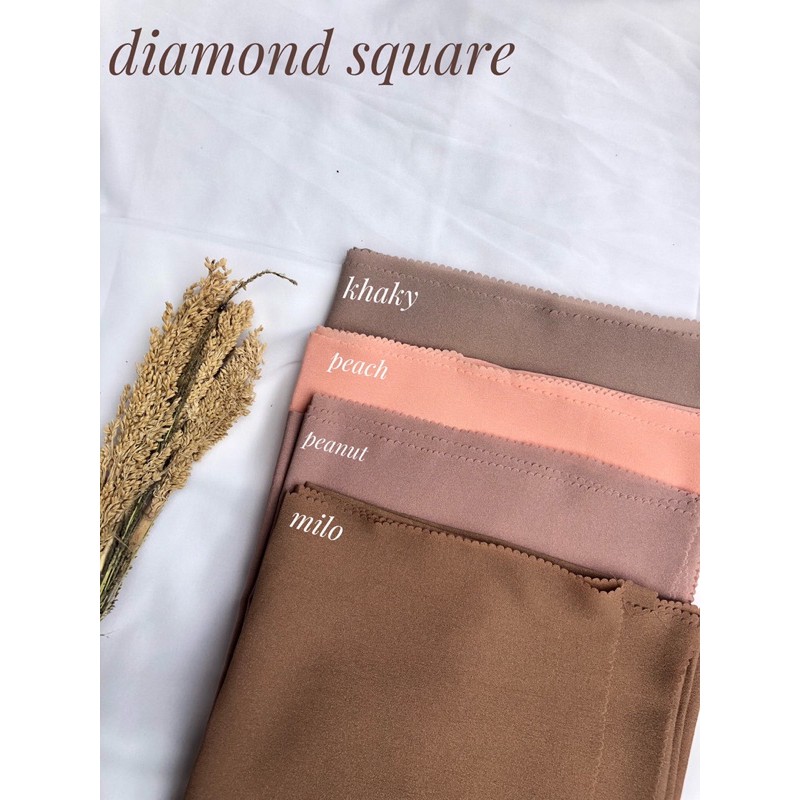 Jilbab Segiempat Melody Square Lasercut/jahit tepi Diamond