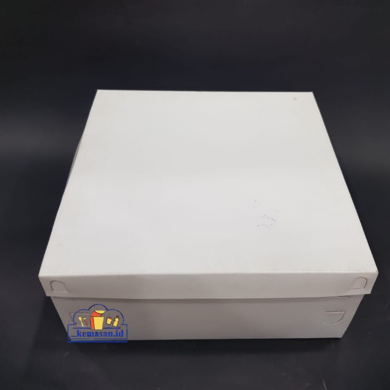 

DUS KUE LEPASAN UK 20X20x10 / 10BIJI