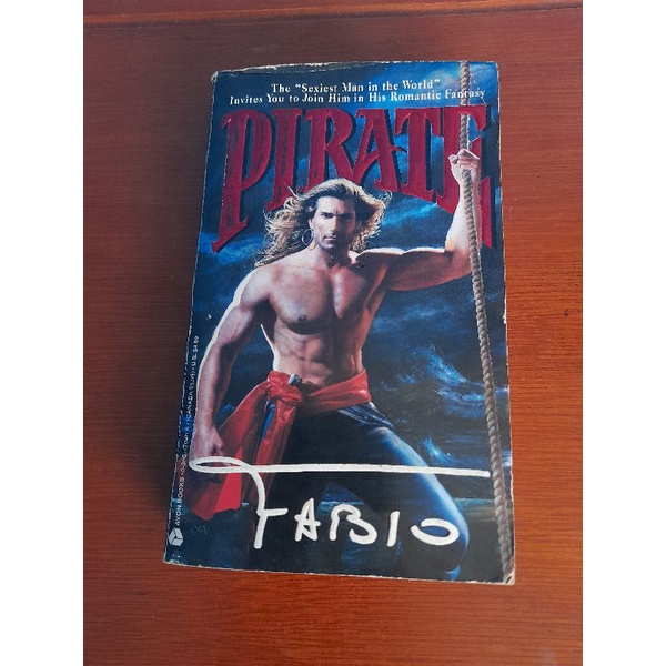 Novel Import Berbahasa Inggris PIRATE (Bekas Original & Segel)