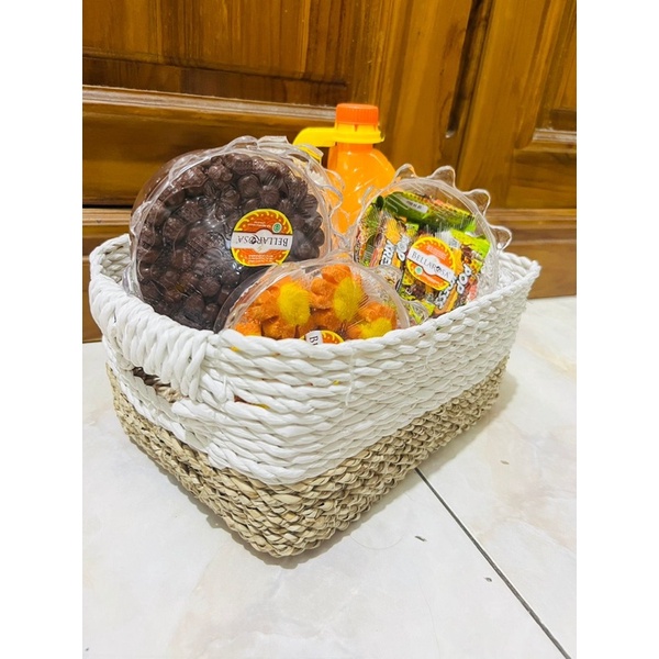 Tray Hampers Seagrass Lubang 30x20x15