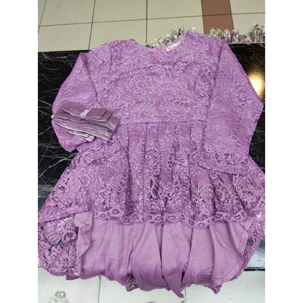 Realpict kebaya brukat anak//aurora brukat anak lavender//kebaya anak perpisahan//kebaya anak wisuda//kebaya anak lucu