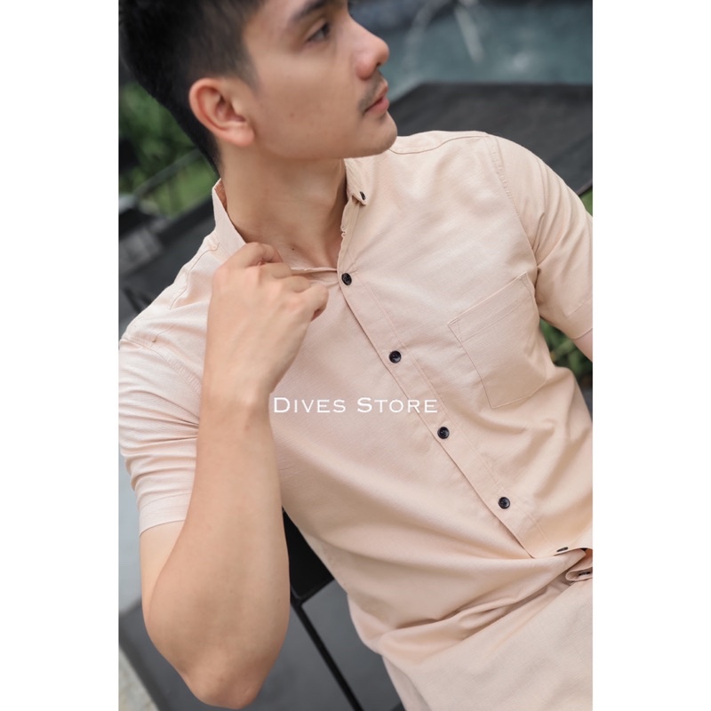 Kemeja pria polos slimfit kasual basic HeM lengan pendek krem