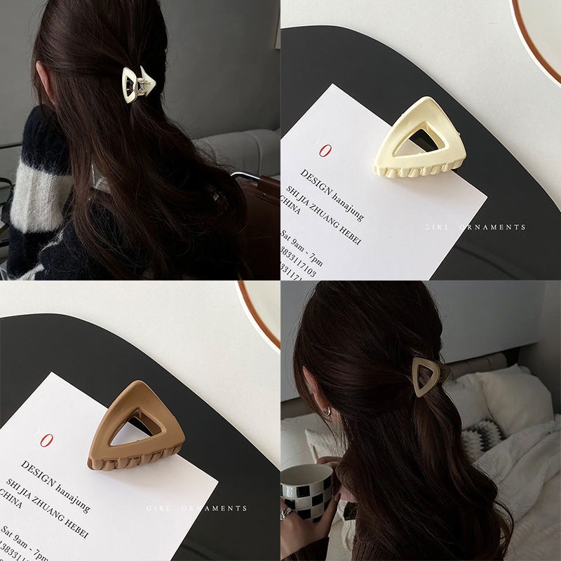 Jepit Rambut Bentuk Segitiga Geometris Ukuran 3.5cmx4.5cm Gaya Korea Untuk Wanita