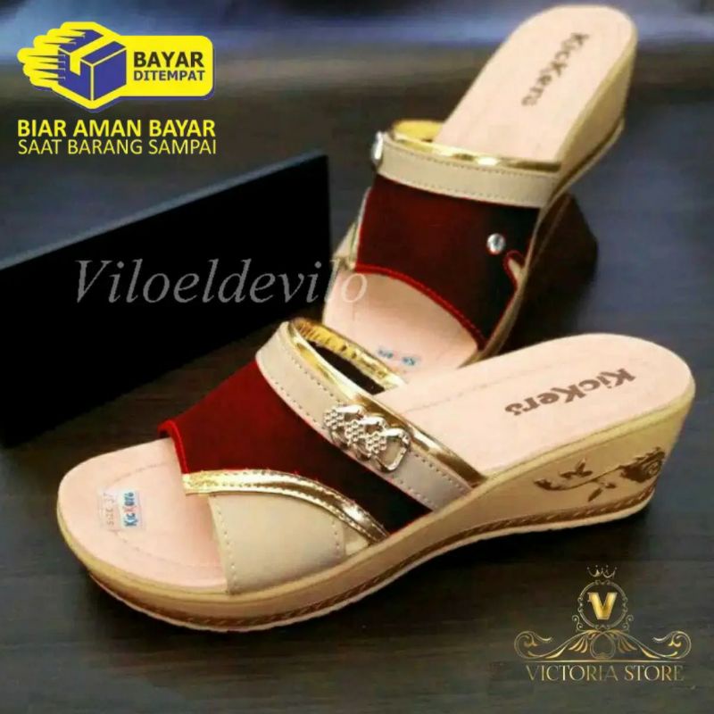 Sandal Wedges Wanita Slop casual Terbaru Kickers Wedges Wanita Sandal Wanita Pesta