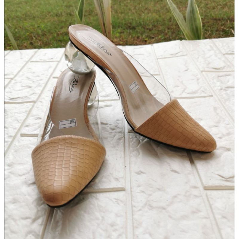 Arlaine- Sandal Heels Kaca Bulat Geovani