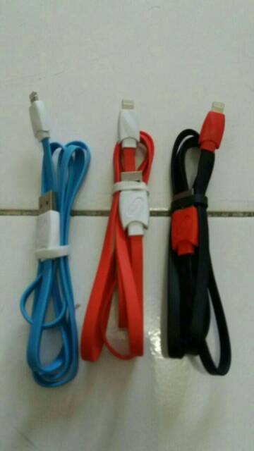 Kabel Data Charger Vivan iPhone 5 /6 /7 CTL100