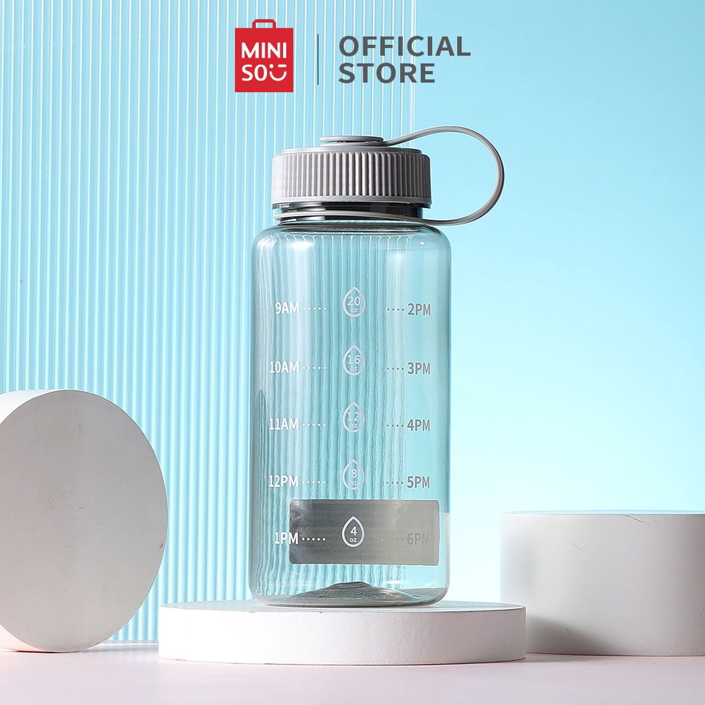 MINISO Botol Minum 800ml Besar Plastik Kopi Juice Tempat Air dengan Pegangan Minuman Botol Air Dingin Sport Plastic Water Bottle with Handle Outdoor