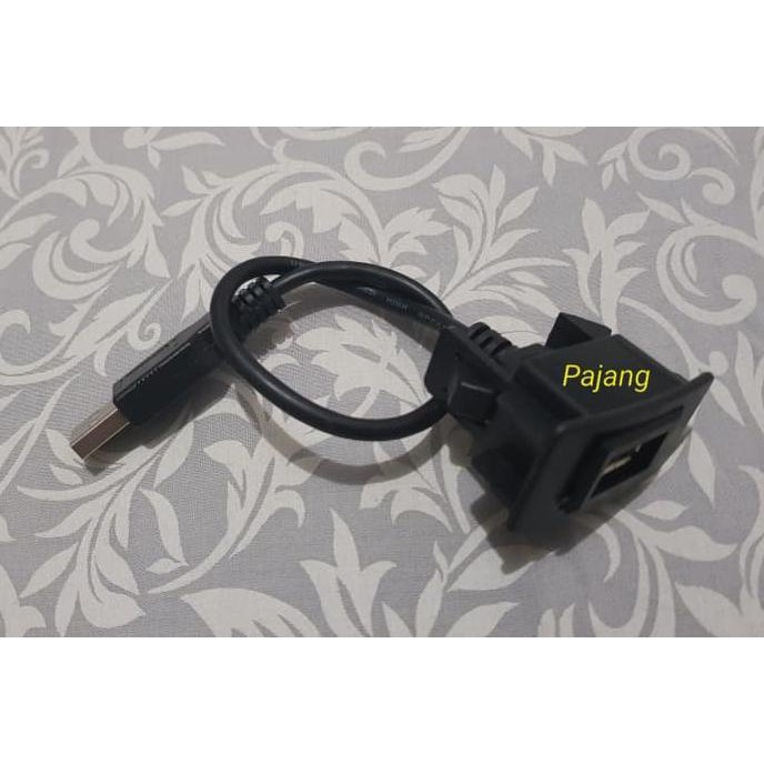 READY Colokan USB untuk Mobil Honda Brio / Jazz /Civic /Accord / CRV / Freed