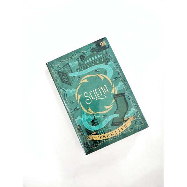 NOVEL SELENA // TERELIYE