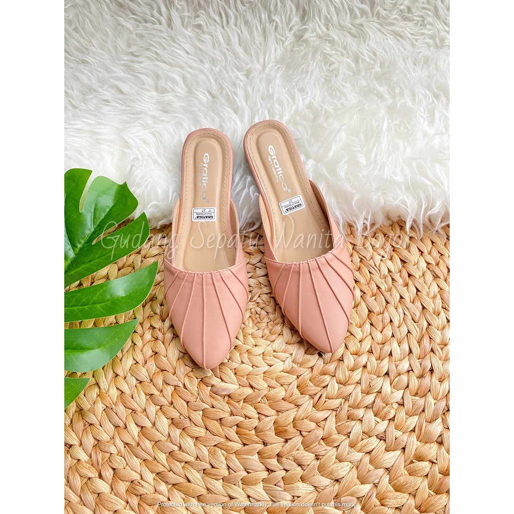 Gratica Sepatu Wanita Sandal Flat Lancip Garis KH 048