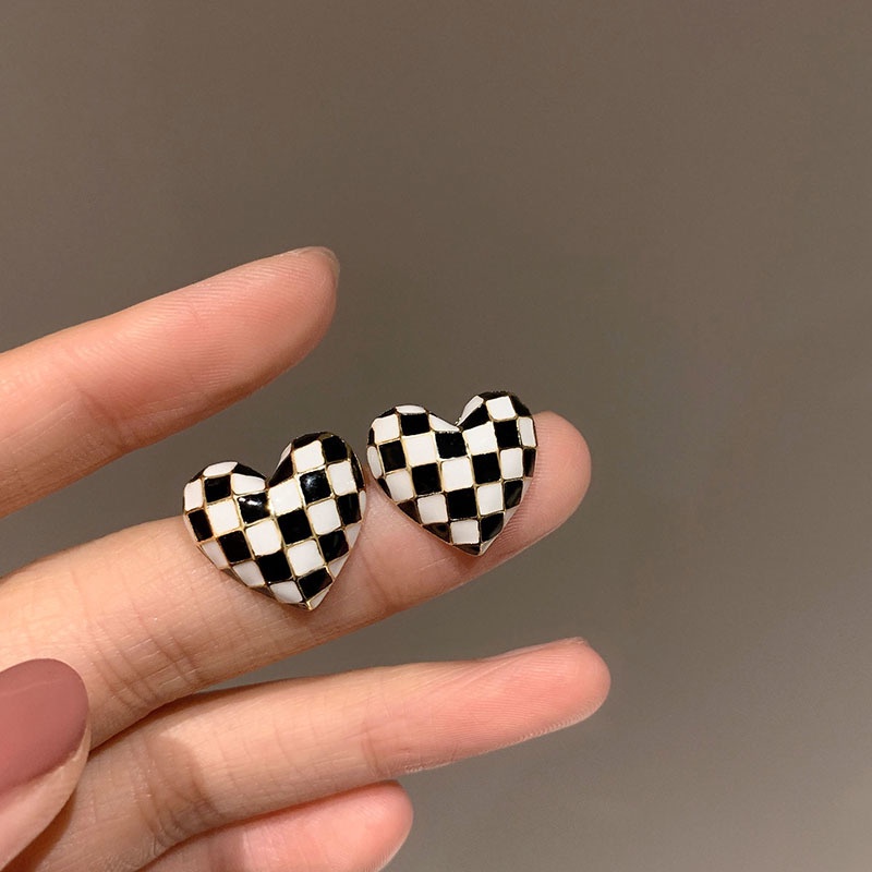 Anting Tusuk Motif Kotak-Kotak Hitam Putih Untuk Wanita