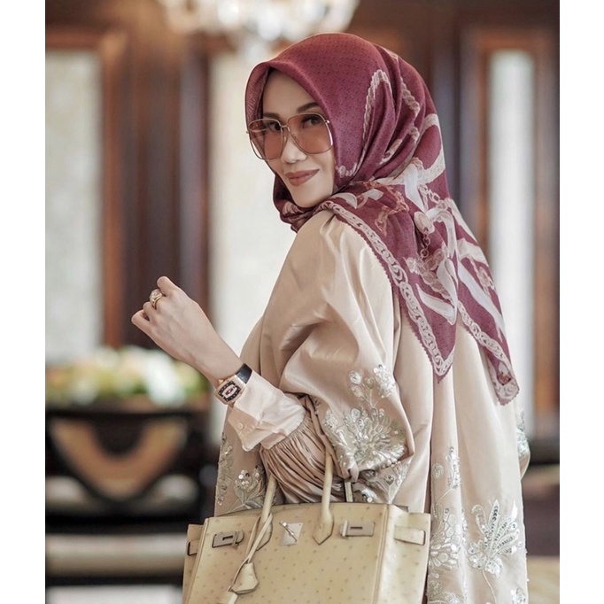 Buttonscraves Chain series ruby