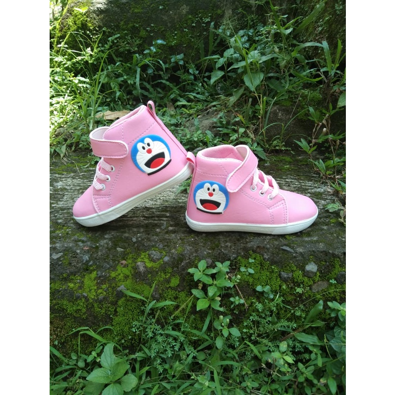 Alas cokoer -Sepatu sneaker anak perempuan/Sepatu boots Doraemon terbaru
