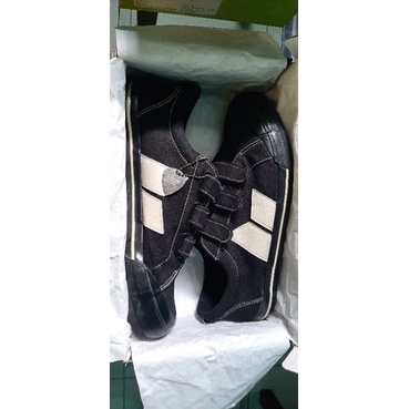 Macbeth Eliot Velcro Black Cement