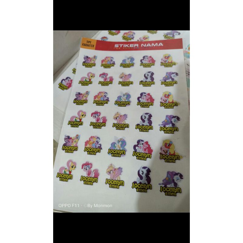 

Stiker nama karakter (Bisa request tema)
