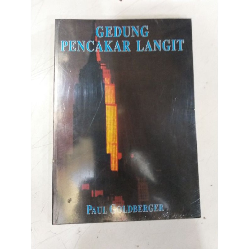 GEDUNG PENCAKAR LANGIT PAUL GOLDBERGER