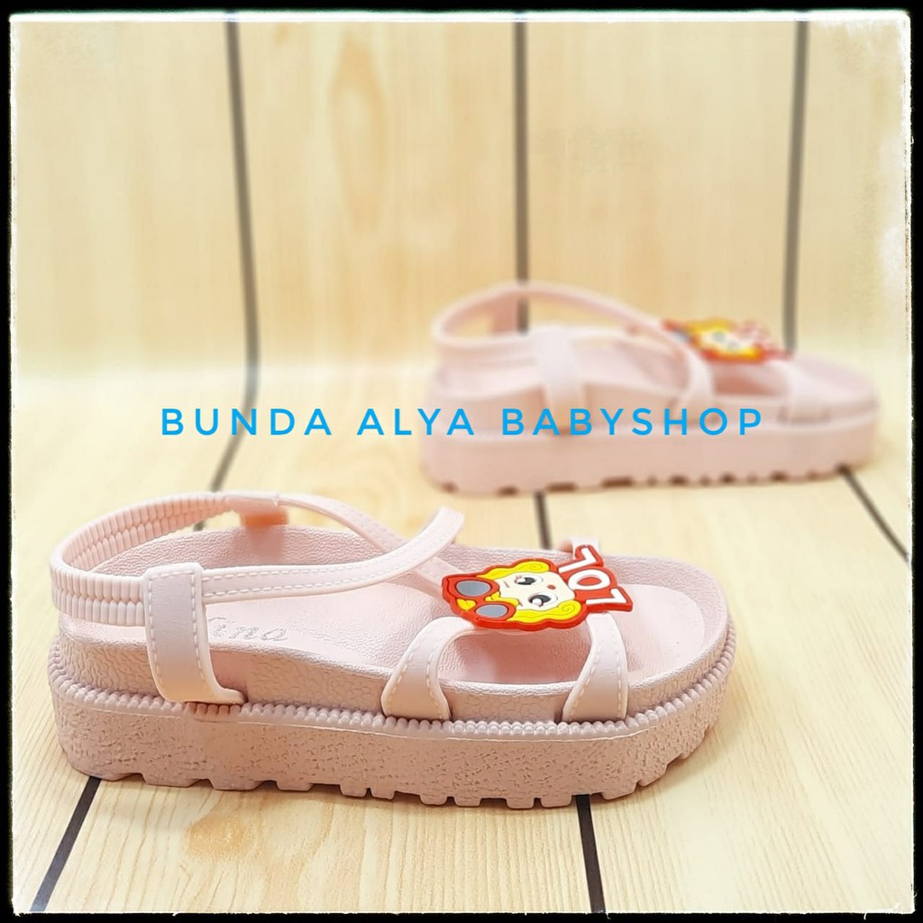 Sandal Anak Perempuan Jelly Usia 6 Tahunan Size 33 - 34 KREM - Sandal Anak Cewek Tali Empuk Alas Karet Anti Licin