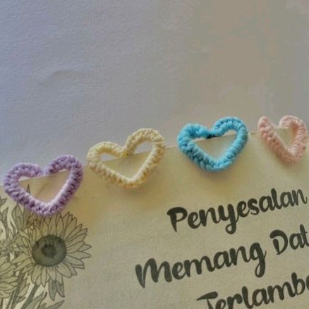 

knit heart paper clip