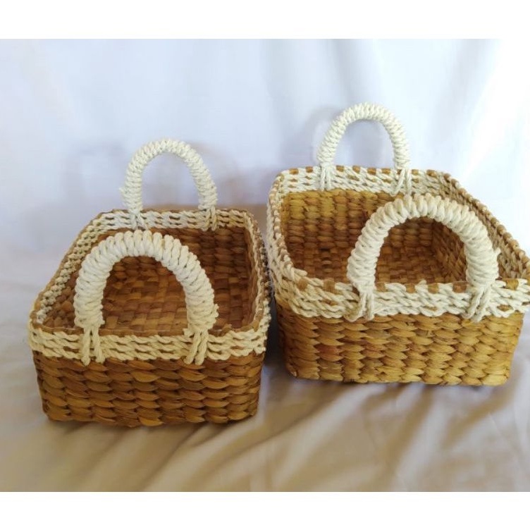 

Nampan Hampers Tempat Aqua Keranjang Anyaman Enceng Gondok Serbaguna / Water Hyacinth Storage