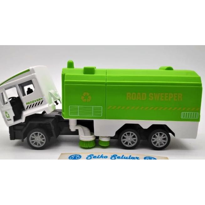 Ready Stok Toy Addict Road Sweeper Truck Miniatur Truk Pembersih Jalan Raya .
