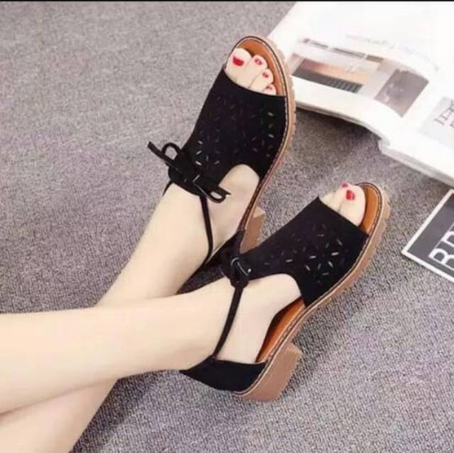 Laseria Sandal Wanita