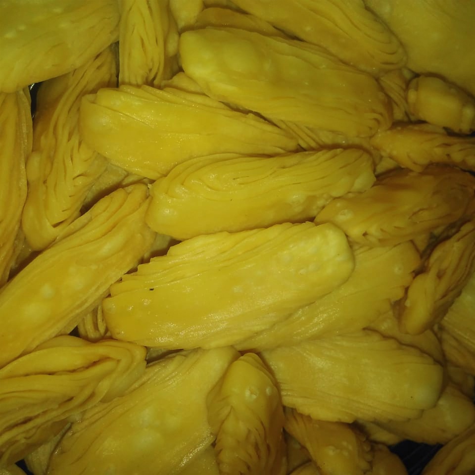 

MSA Snack - KERIPIK PANGSIT GULUNG PELOK MANGGA RASA ASIN & RASA MANIS 500GRAM
