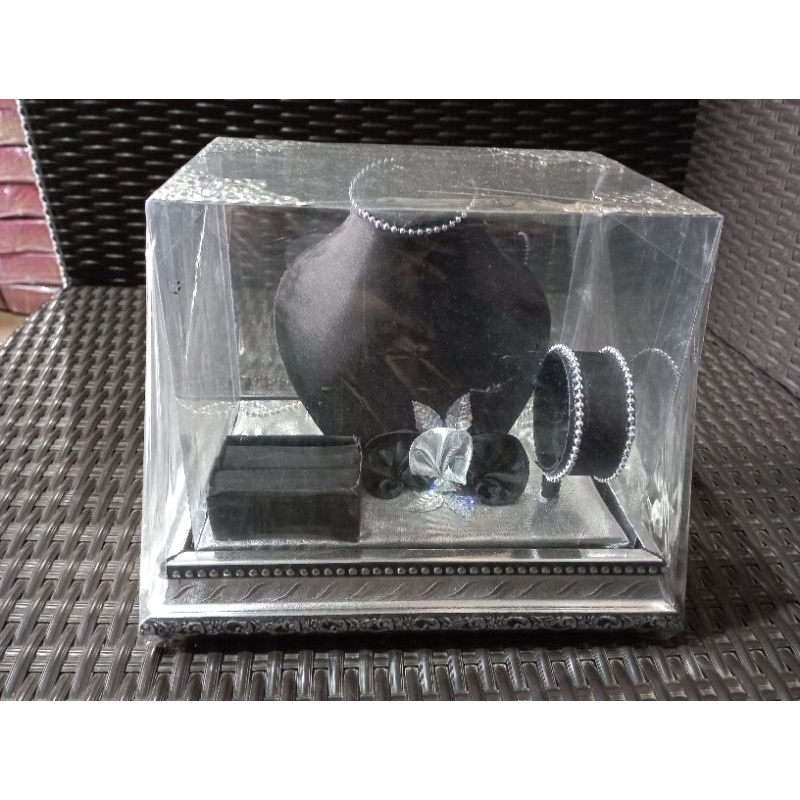 KOTAK PERHIASAN SESERAHAN / BOX SESERAHAN