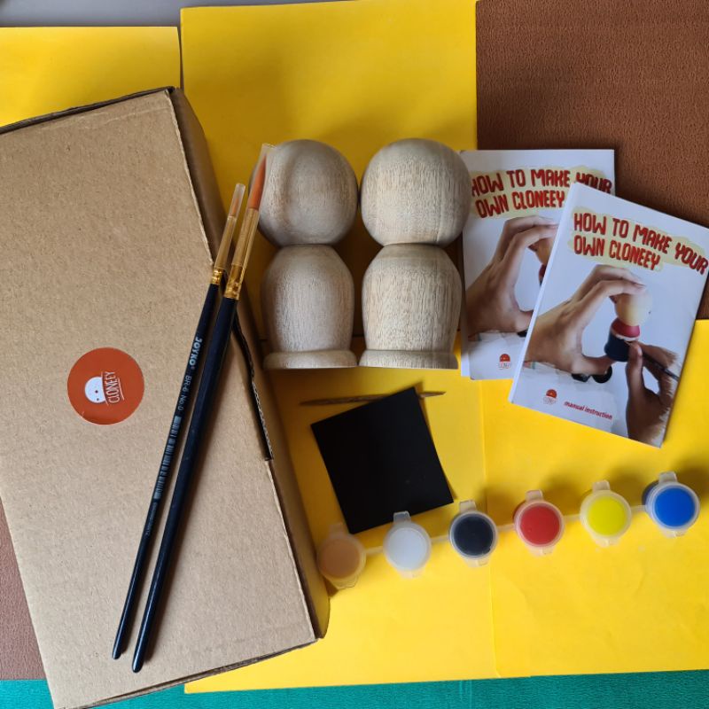 

DIY COUPLE PAINTING KIT - paket melukis boneka kayu 10 cm pasangan