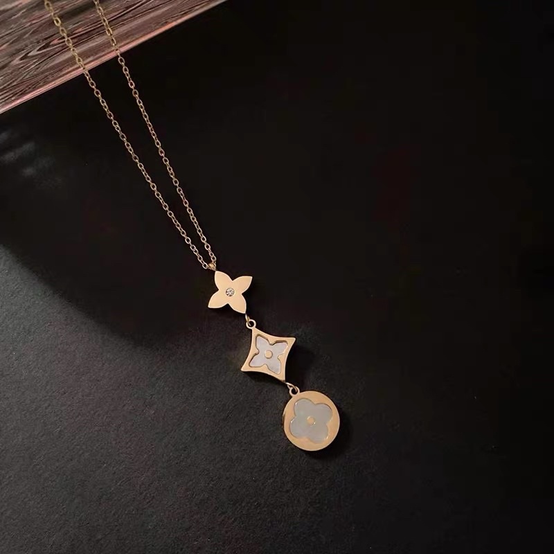 kalung titanium asli clover lv cantik diamonde