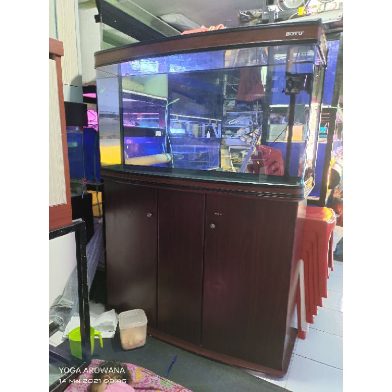aquarium Boyu Import 125x50x65cm pake 8bulan kaca cembung free ongkir Bandung ya barang mulus