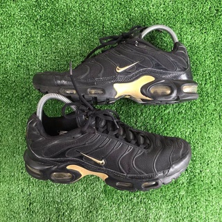 size 5 black tns
