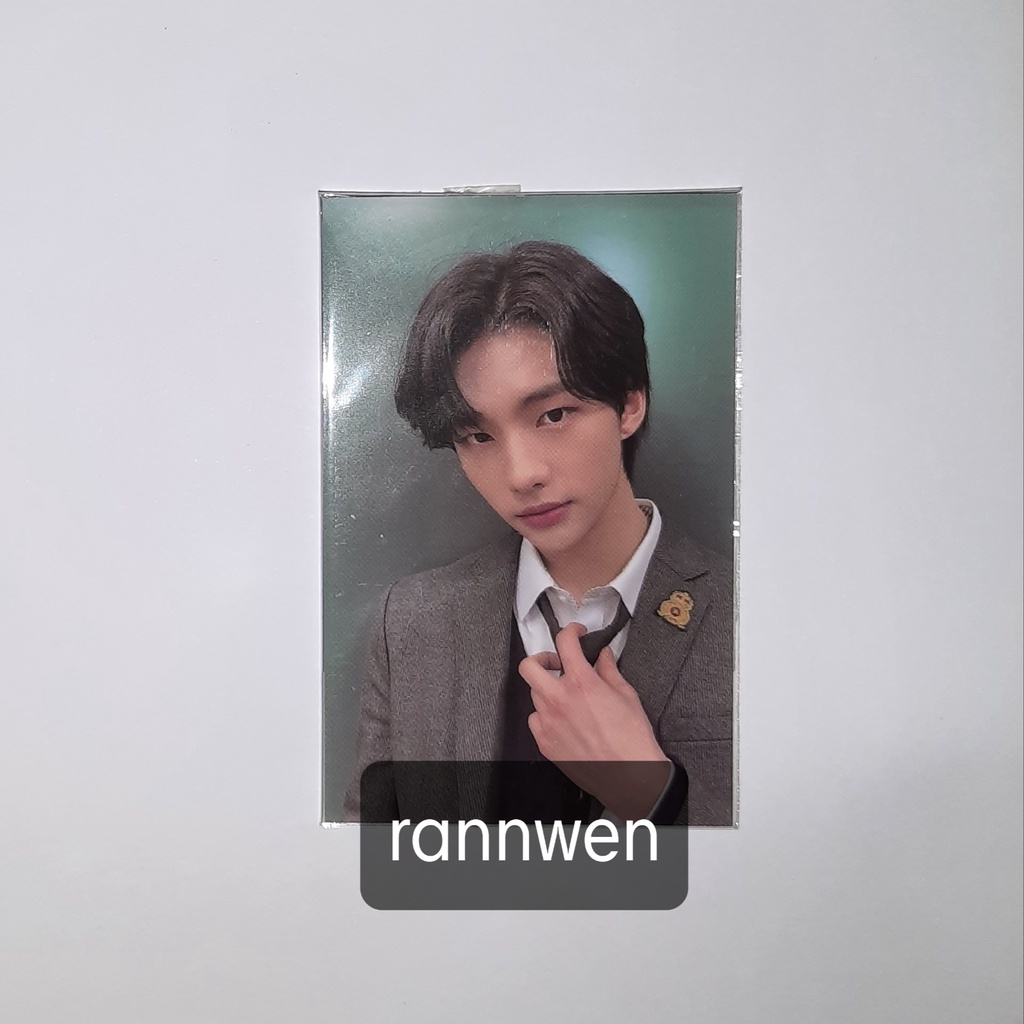 PC PHOTOCARD HYUNJIN STRAY KIDS SKZ GO LIVE LIMITED PAIR YELLOW WOOD