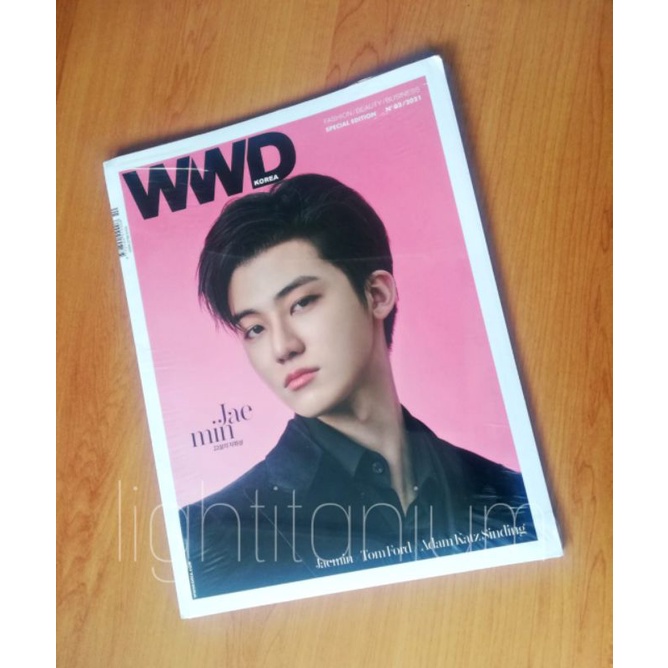 [READY STOCK] MAJALAH WWD NA JAEMIN NCT - SEALED