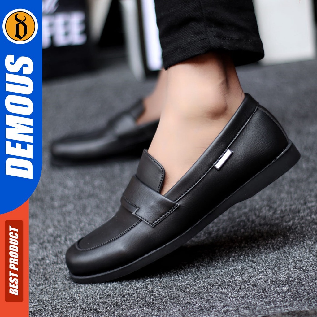 DEMOES Albed - Sepatu Slip On Pria Casual
