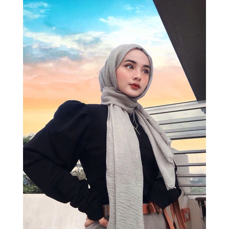 Kalung Wanita Hijab Multilayer Bertingkat Warna Gold Silver Gaya Korea Retro Aksesoris Kalung Rantai Moon Mutiara Gembok Potret Gaya vintage/Kalung wanita Ootd