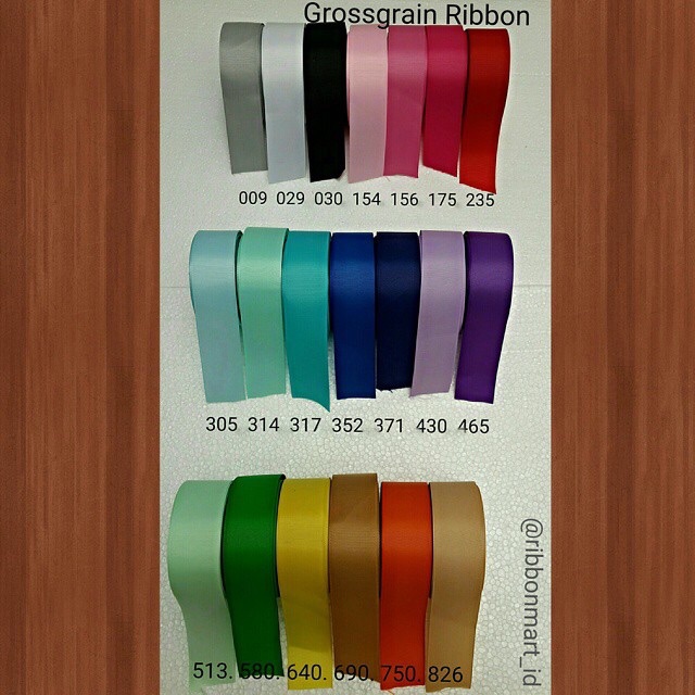 

Grosgrain Ribbon / Pita tekstur garis 1.5" (3.8cm)