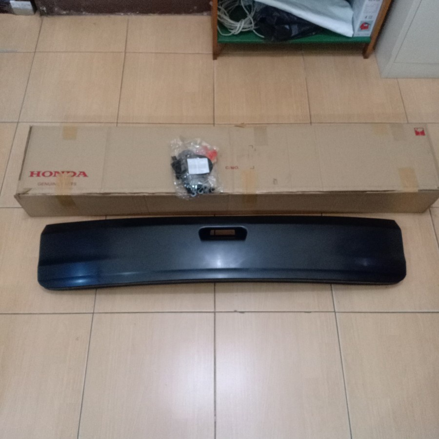 Garnish Moulding Bagasi CRV 2013-2017
