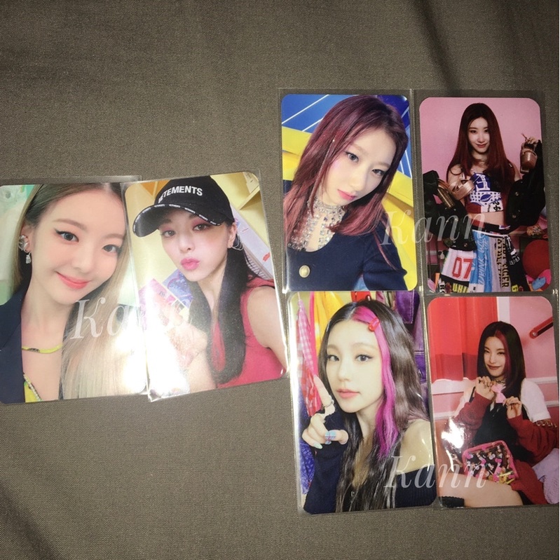 PC POB ITZY CIL Crazy in Love Mecima