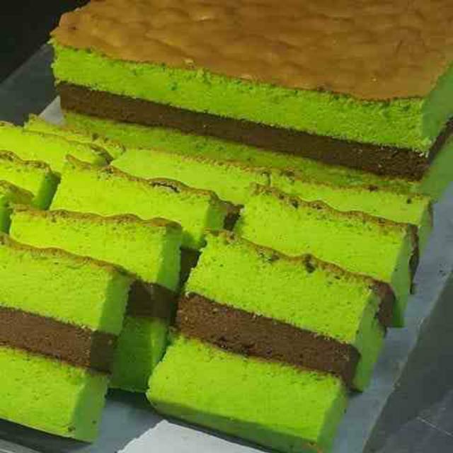 

Bolu lapis surabaya pandan karawang