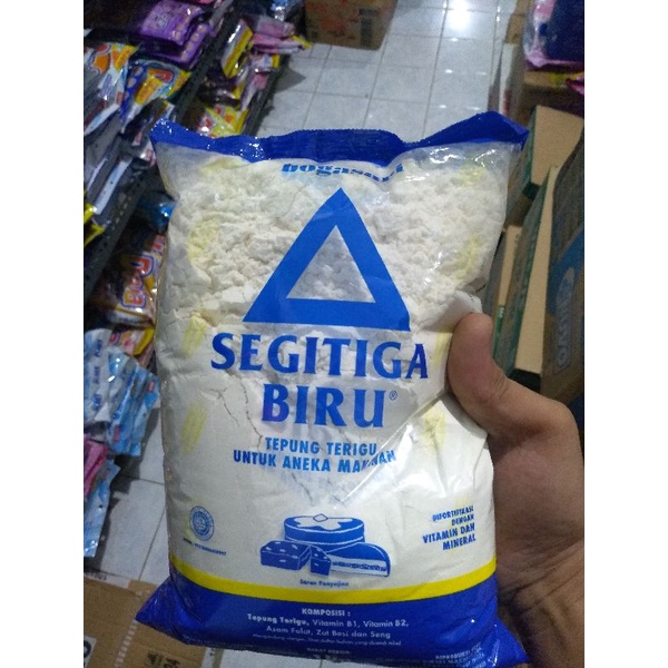 

Tepung Terigu Segitiga Biru 1Kg