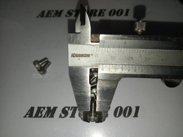 Baut L M4 x 8(0.8cm) stainless 304