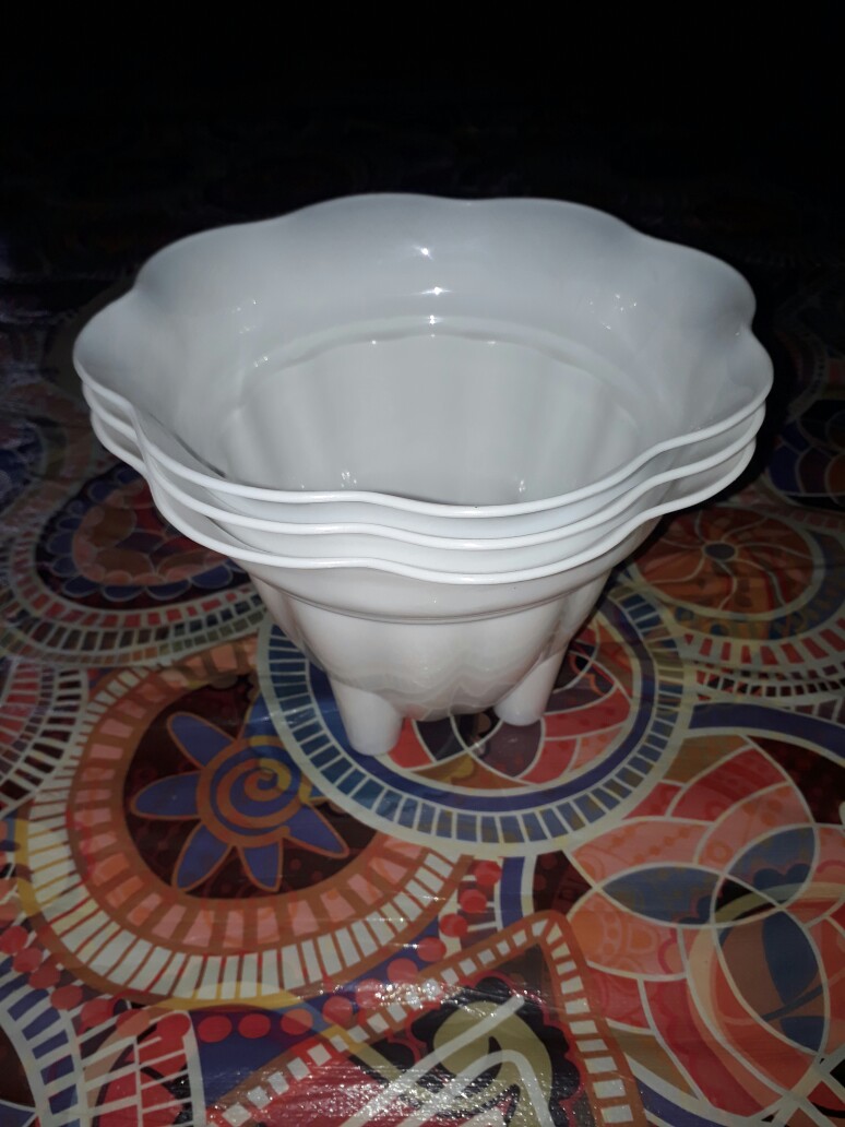 Pot Bunga Kaki Plastik 20 Cm